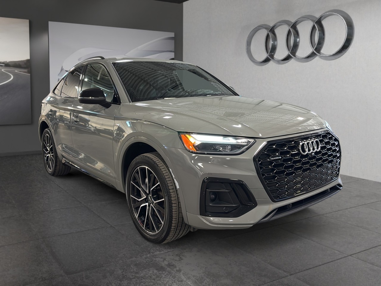 Gray 2022 Audi Q5 Sportback quattro Progressiv 45 TFSI AWD Sedan 7-Speed Automatic